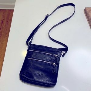 Kenneth Cole leather black cross body bag